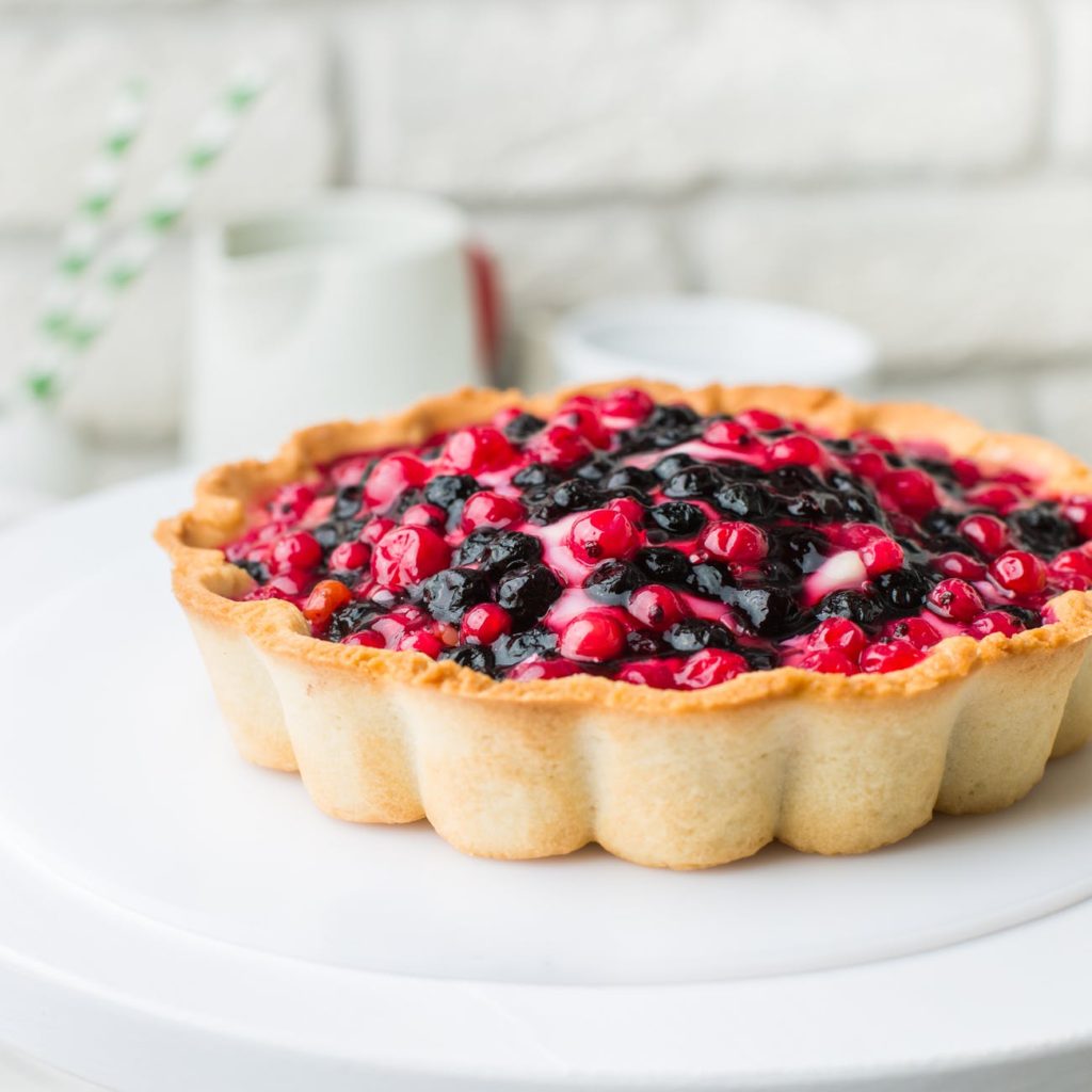 blueberry and raspberry fruit tart